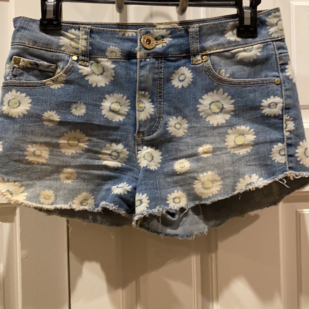 Tinseltown Daisy Shorts